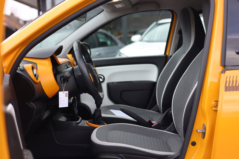 Vehicle Image 8