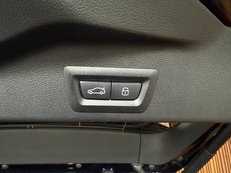 Vehicle Image 56