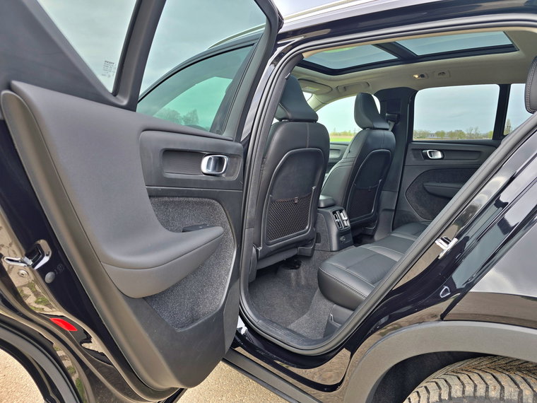 Vehicle Image 33