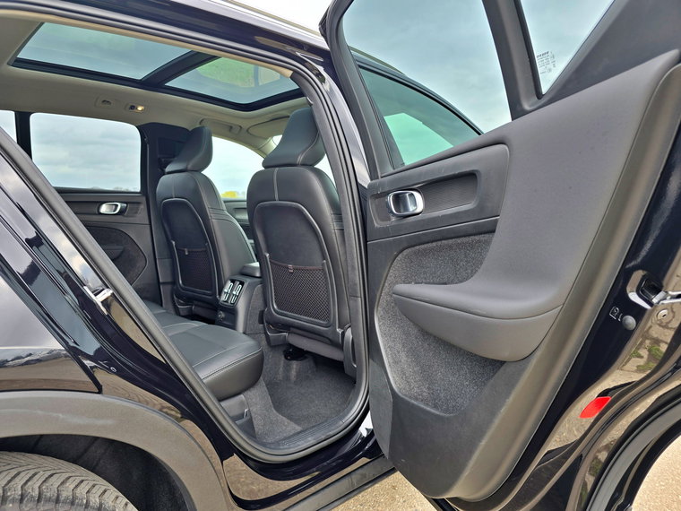 Vehicle Image 36