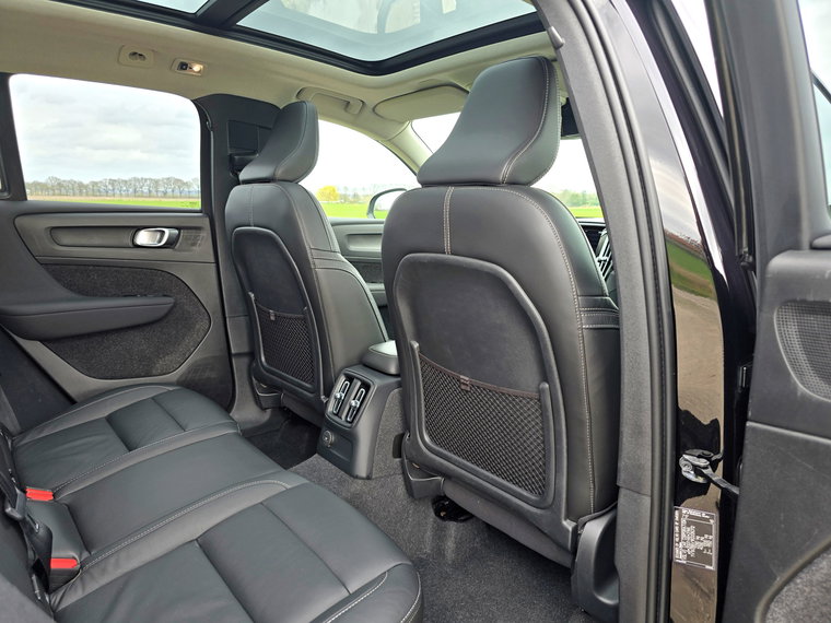 Vehicle Image 37