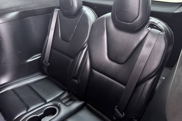 Vehicle Image 13