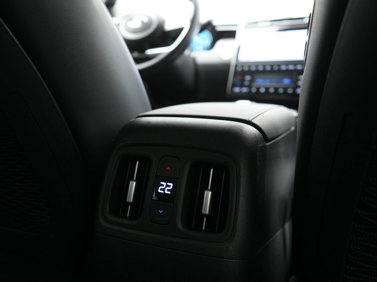Vehicle Image 40