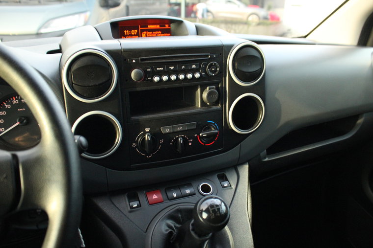 Vehicle Image 18