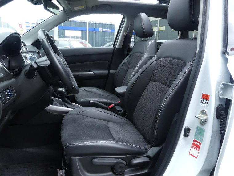 Vehicle Image 10