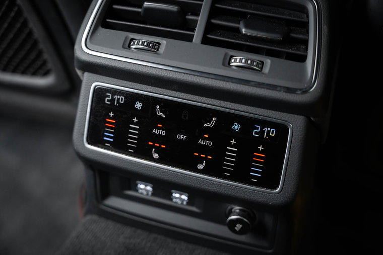 Vehicle Image 38