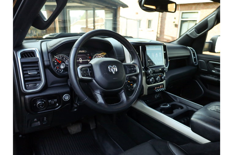 Vehicle Image 23