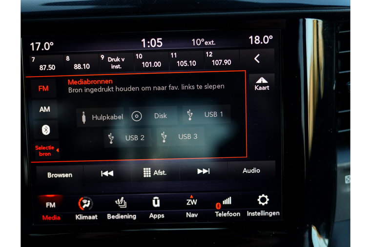 Vehicle Image 35