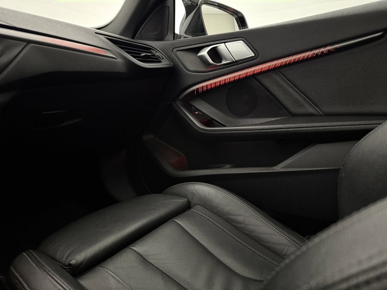 Vehicle Image 37