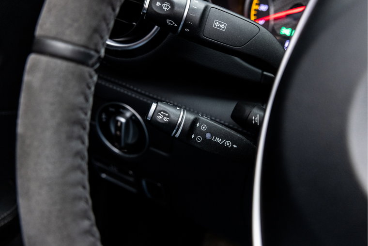 Vehicle Image 35