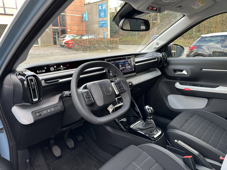 Vehicle Image 22