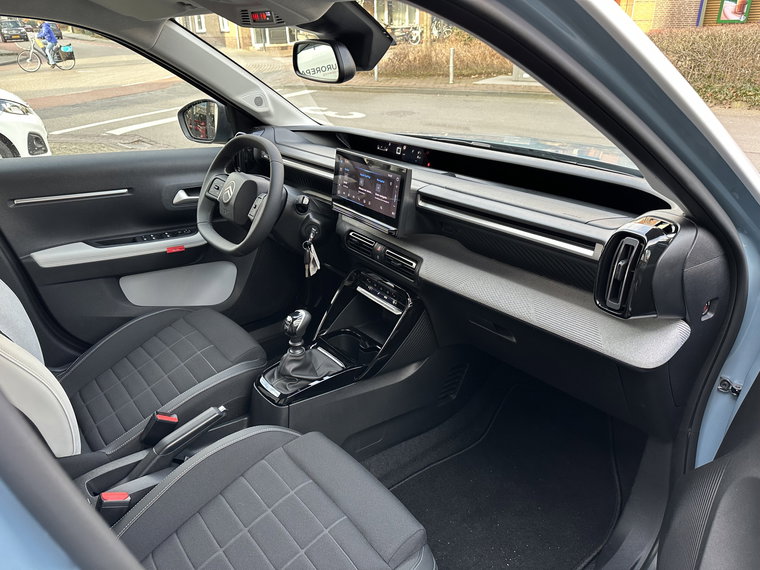 Vehicle Image 26