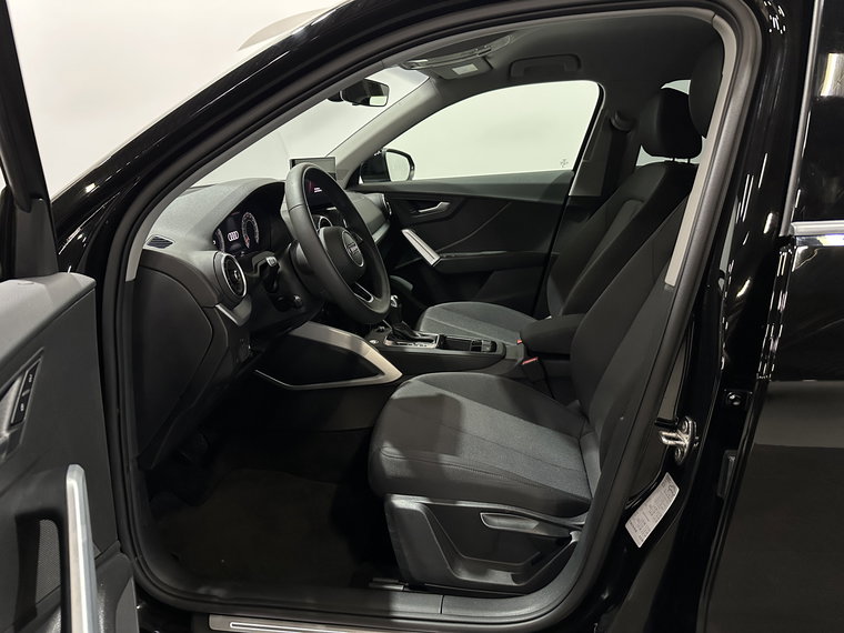 Vehicle Image 28