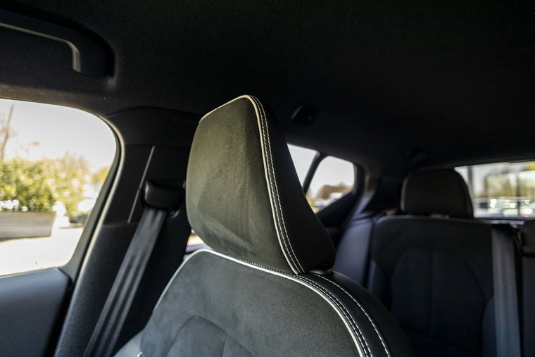 Vehicle Image 25