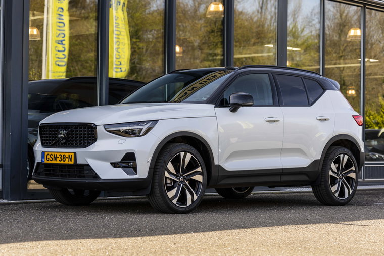 Vehicle Image 10