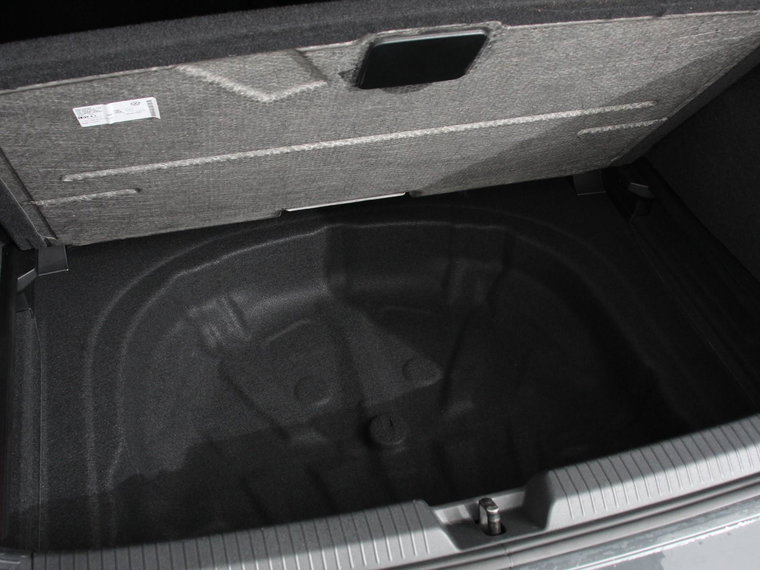 Vehicle Image 38