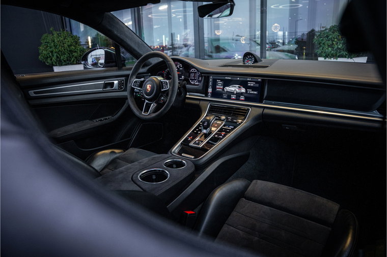 Vehicle Image 10