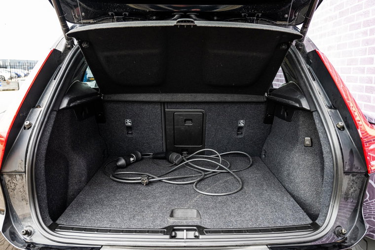 Vehicle Image 32