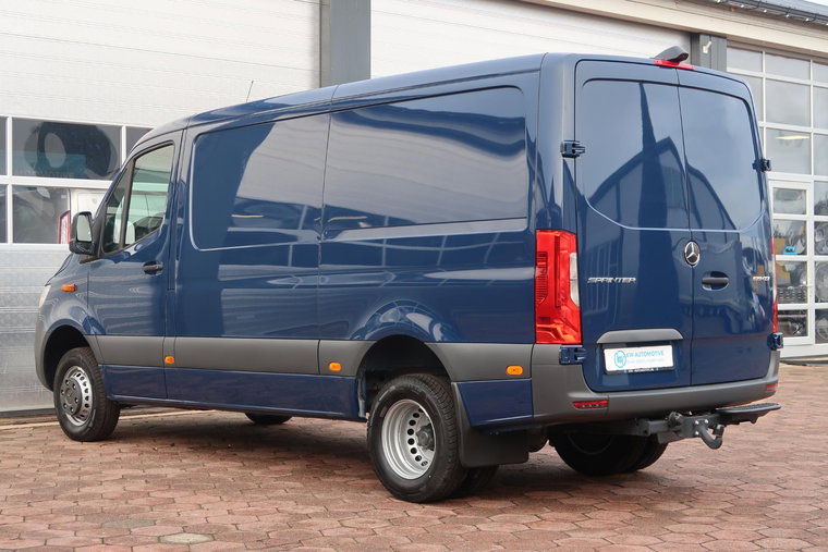 Vehicle Image 28