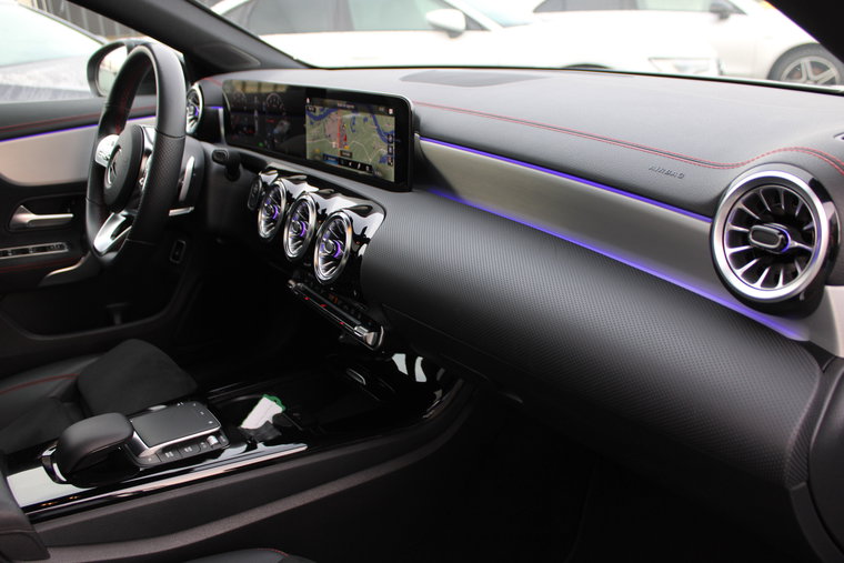 Vehicle Image 21
