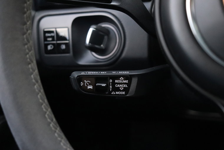 Vehicle Image 33