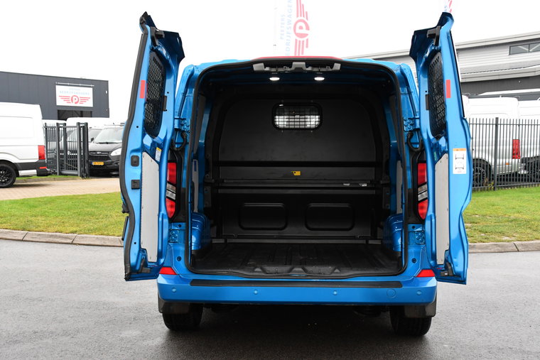 Vehicle Image 35