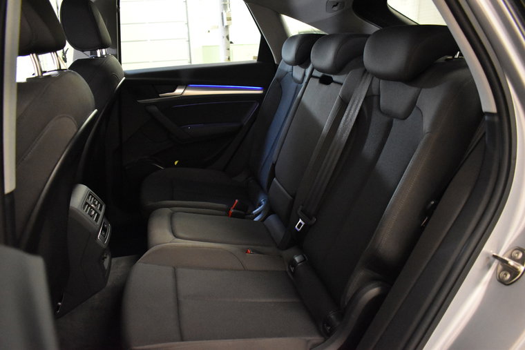 Vehicle Image 21