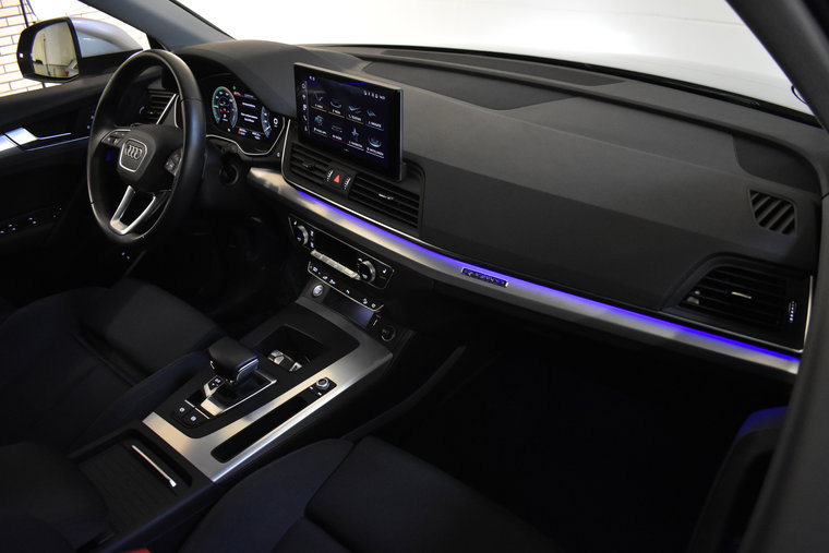 Vehicle Image 6