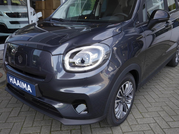 Vehicle Image 35