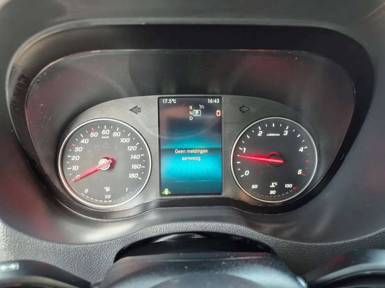 Vehicle Image 33