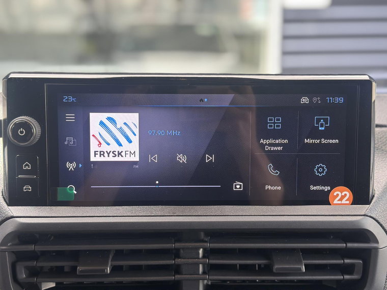 Vehicle Image 13