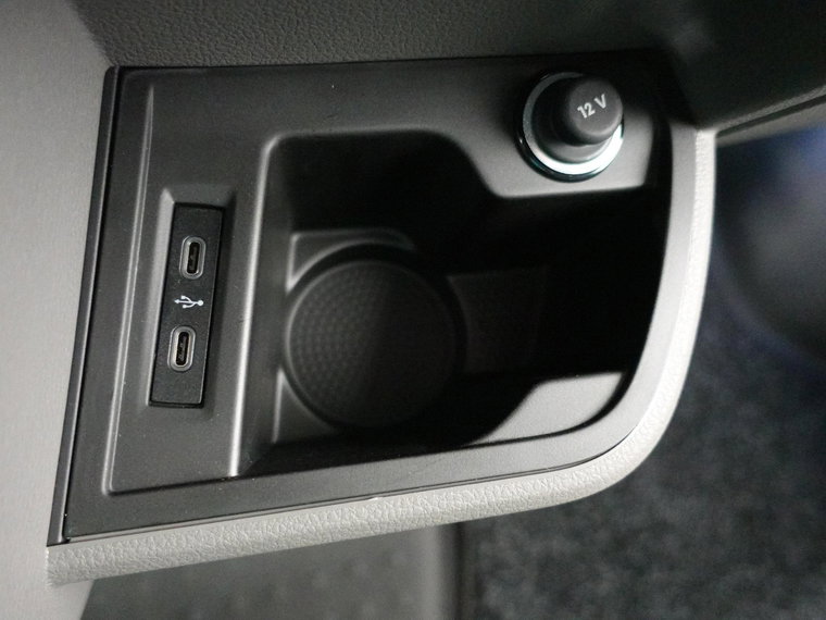 Vehicle Image 32