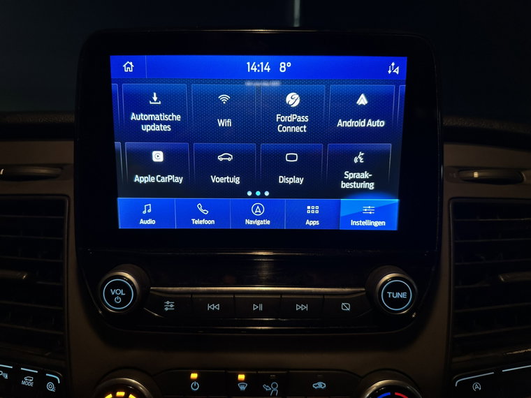 Vehicle Image 8