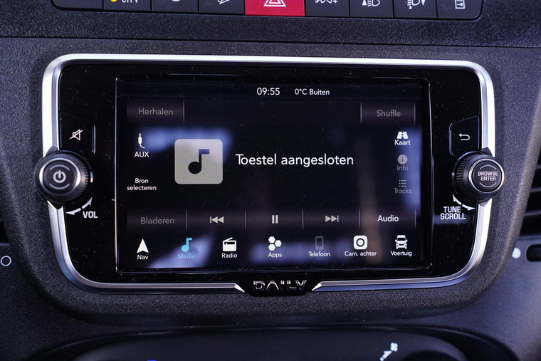 Vehicle Image 32