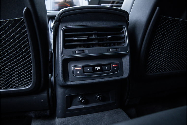 Vehicle Image 38