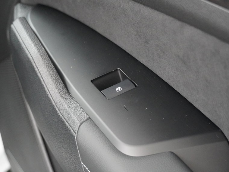Vehicle Image 41