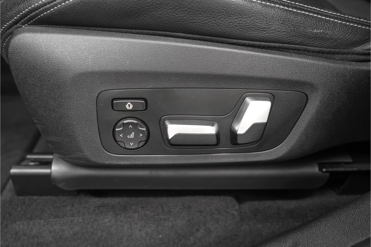 Vehicle Image 42