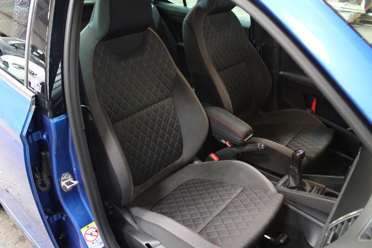 Vehicle Image 28