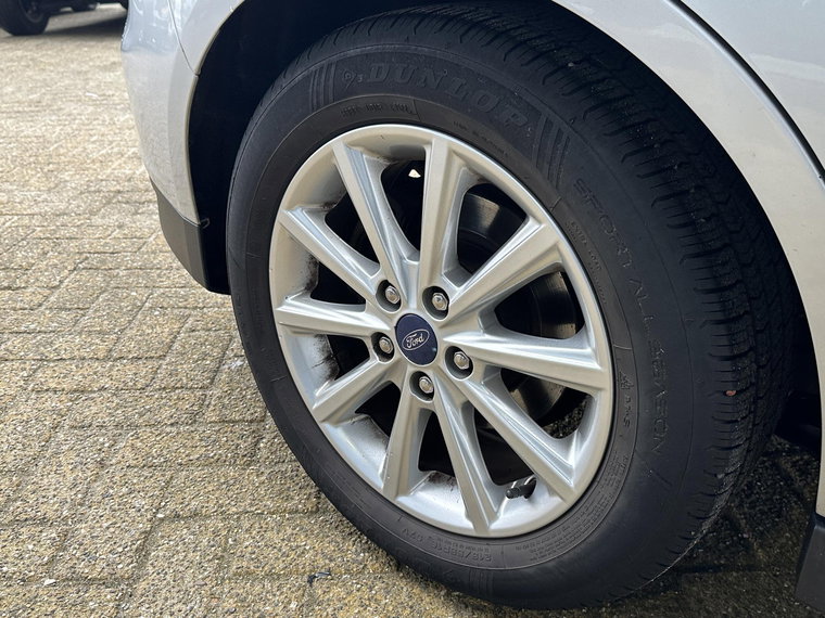 Vehicle Image 21