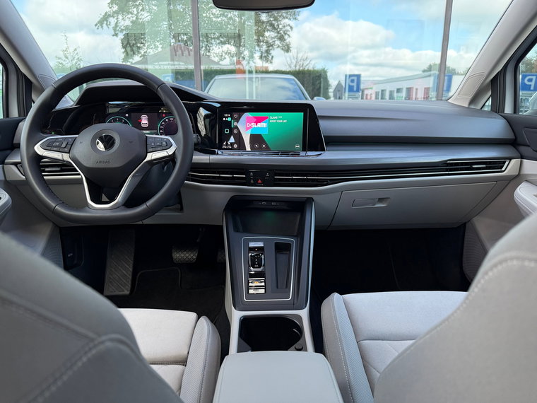 Vehicle Image 25