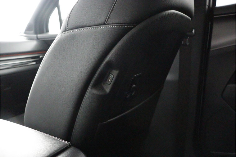 Vehicle Image 42