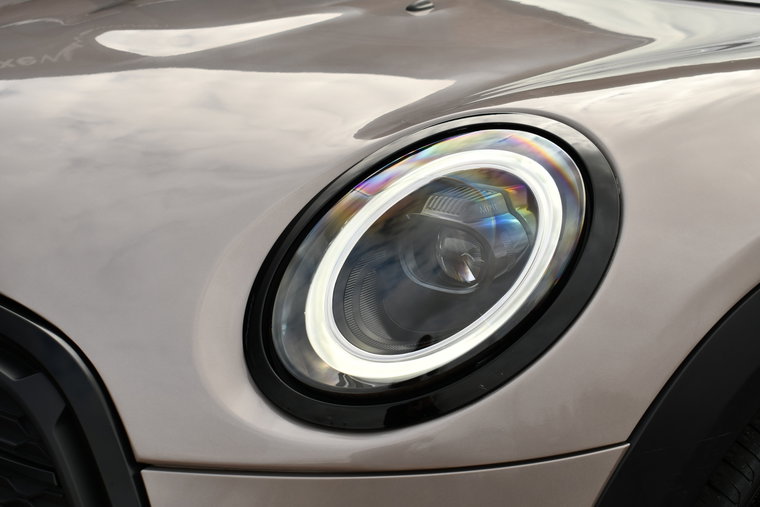 Vehicle Image 35