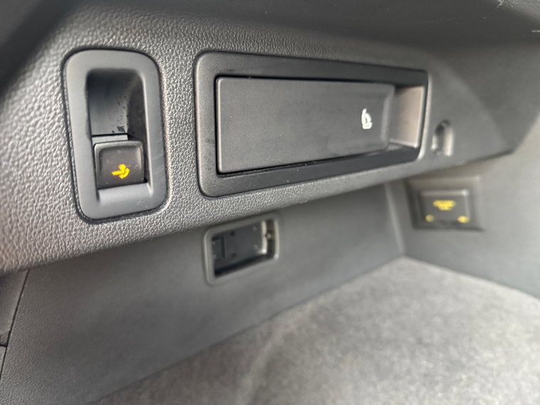 Vehicle Image 27
