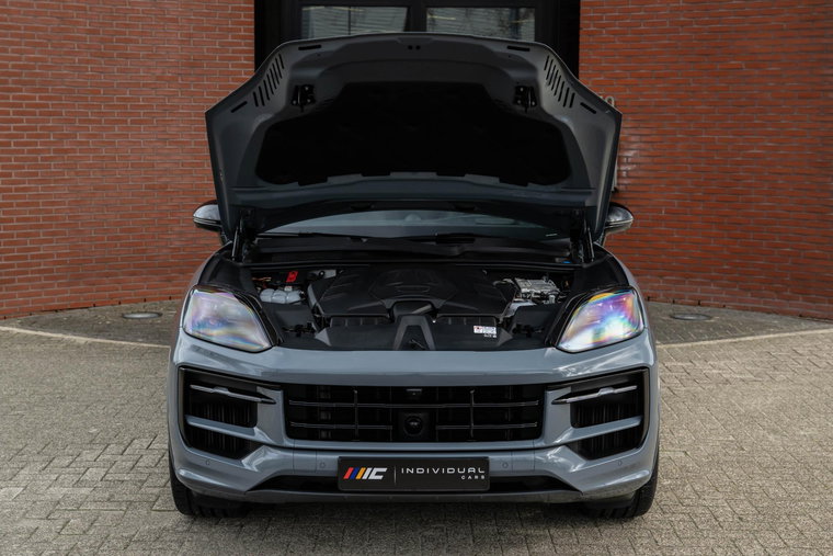 Vehicle Image 32