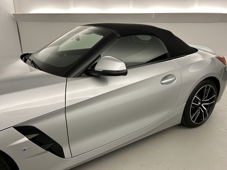 Vehicle Image 24