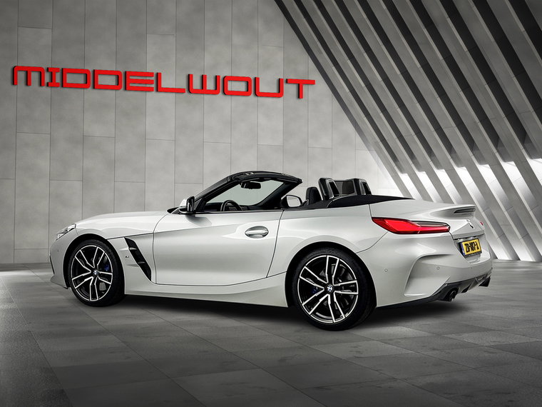 Vehicle Image 6