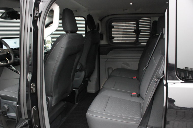 Vehicle Image 37