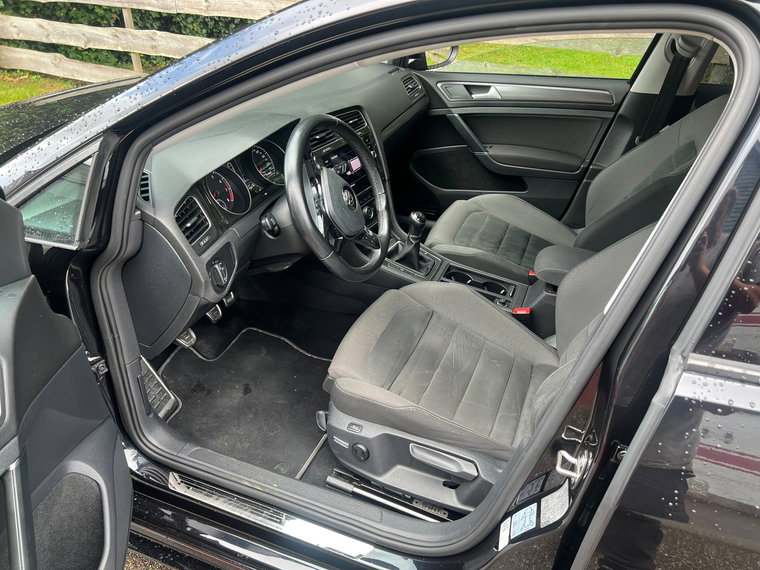 Vehicle Image 28
