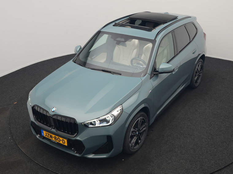 Vehicle Image 26
