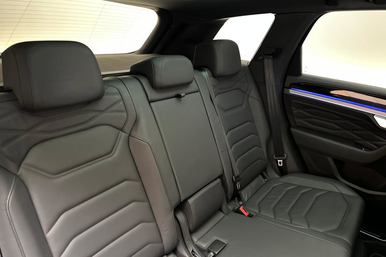Vehicle Image 30